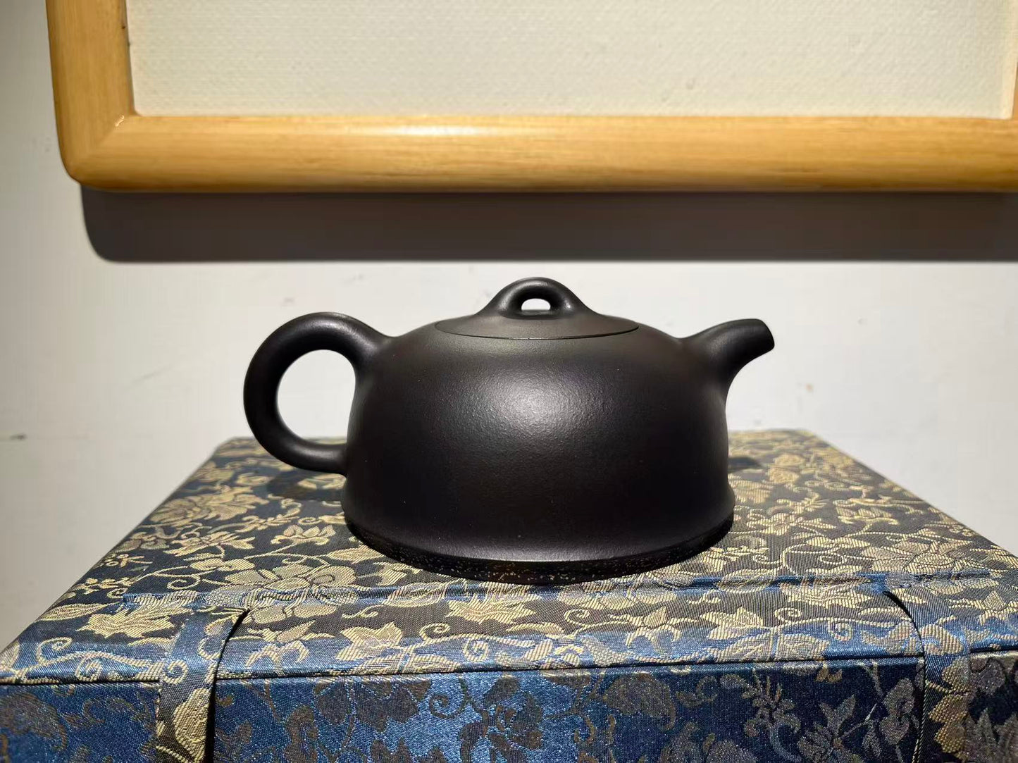 孤品一廠老黑泥楓葉壺「周春燕紫砂壺」