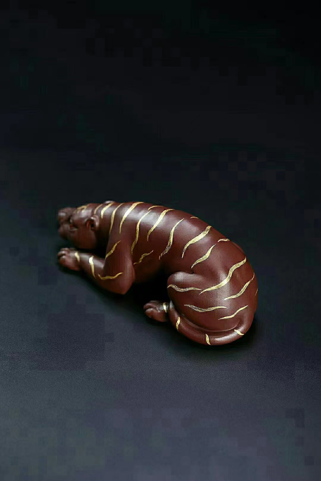 原礦紫泥金紋虎紫砂茶寵