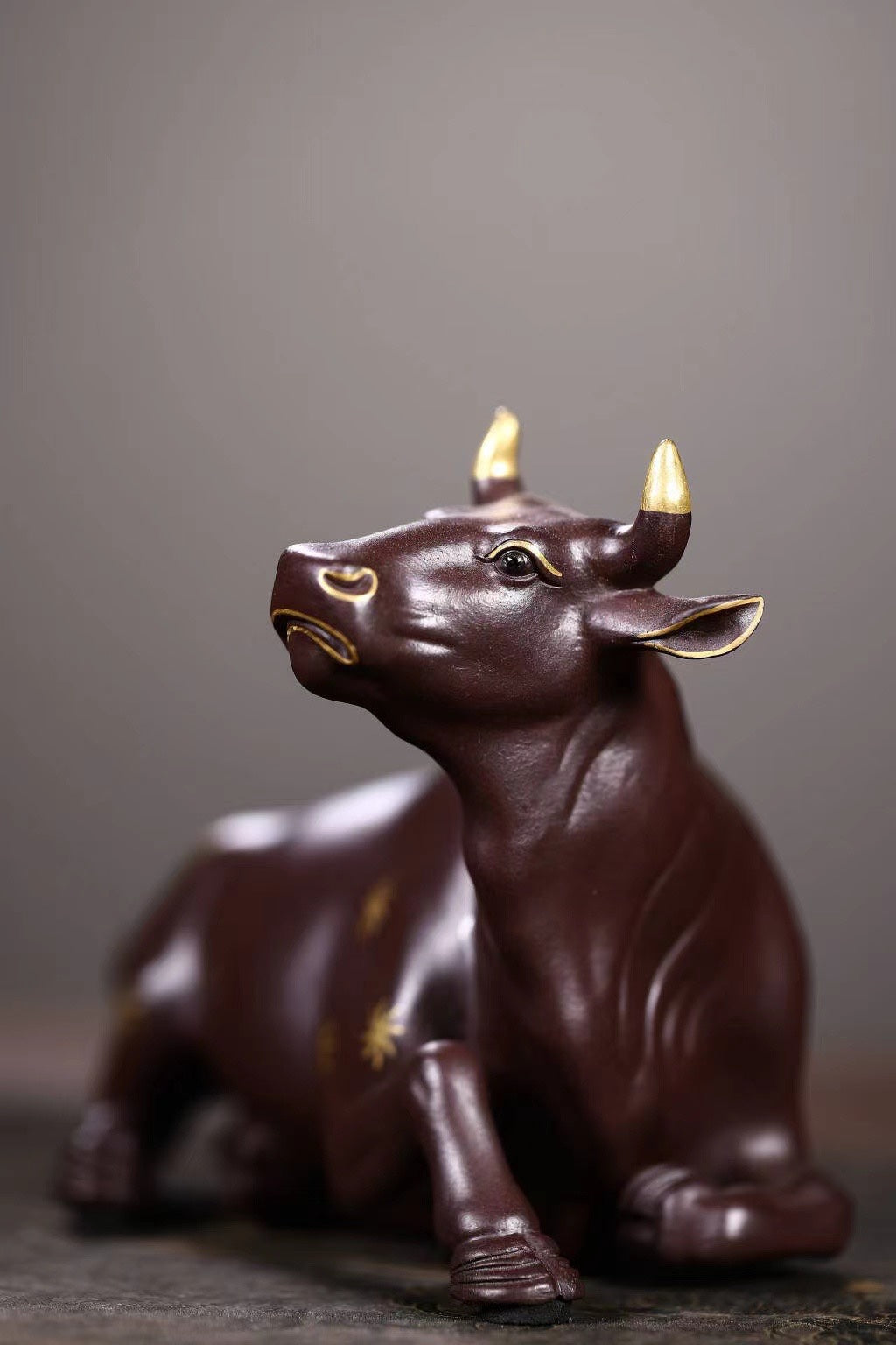 手工製作臥牛紫砂擺件「20240320每日特價」