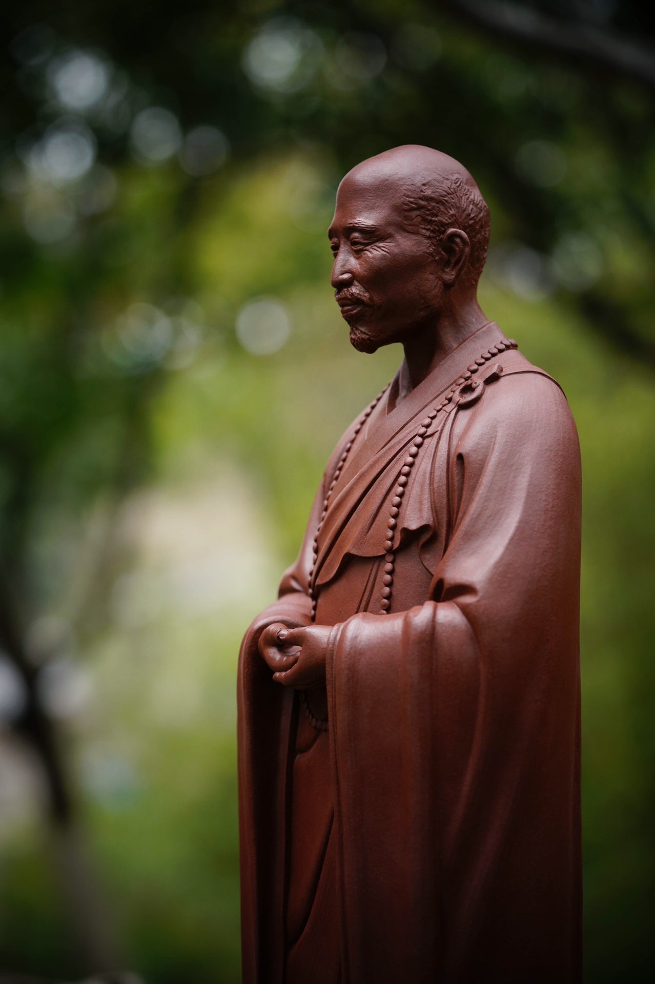 弘一法师紫砂摆件