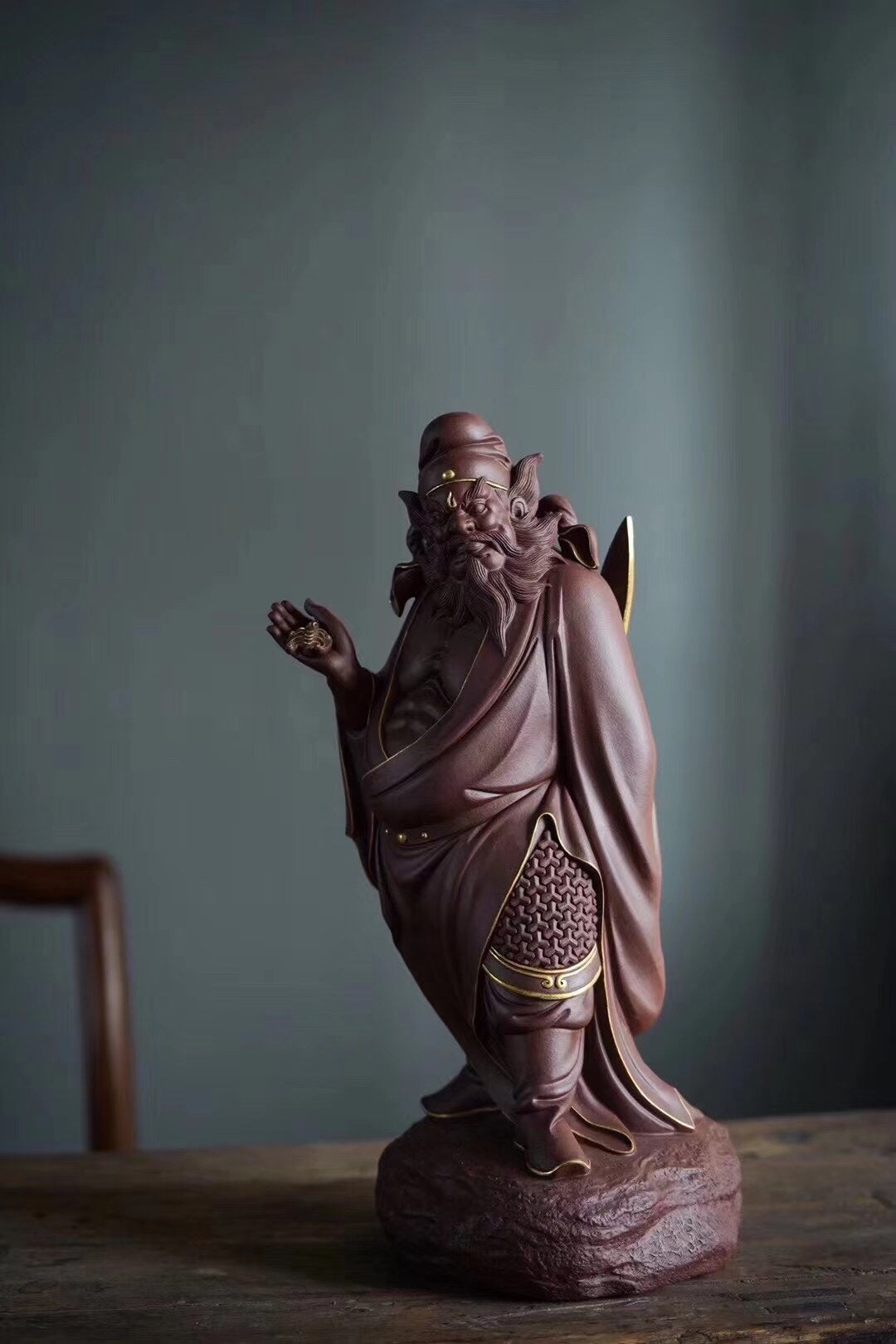 钟馗纳福紫砂摆件