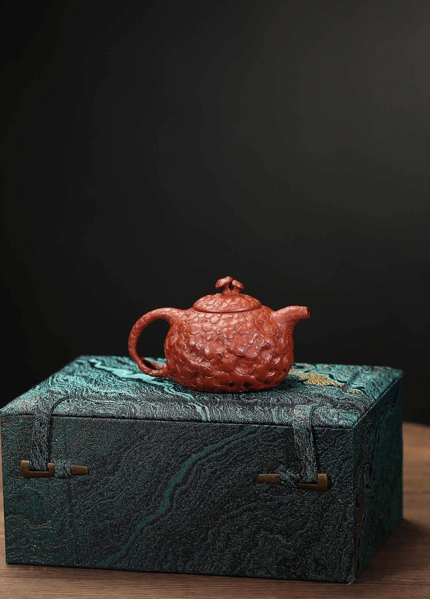 朱泥供春紫砂壶