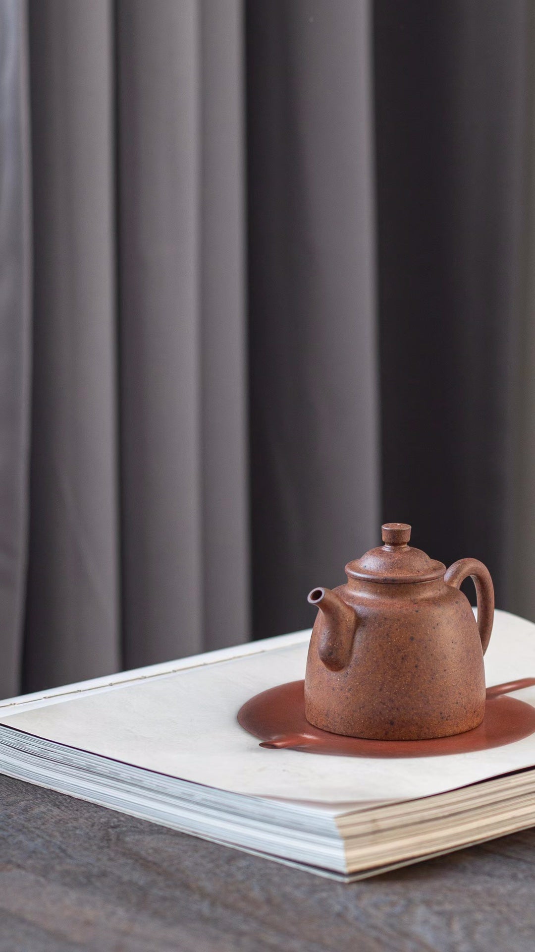 特高温紫泥旭帽紫砂壶