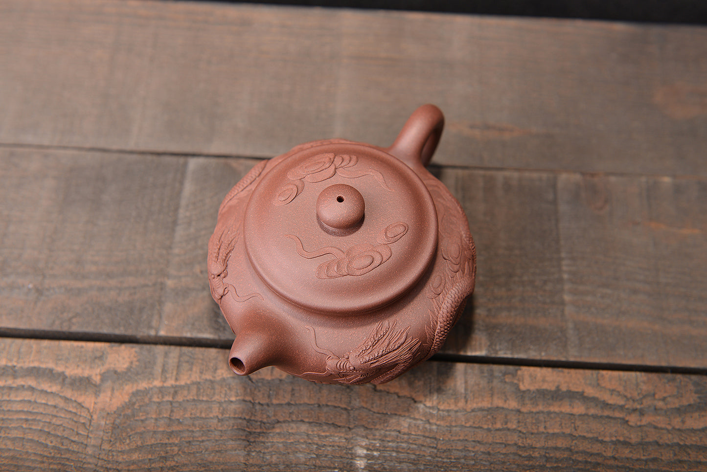 优质紫泥双龙堆绘仿古壶