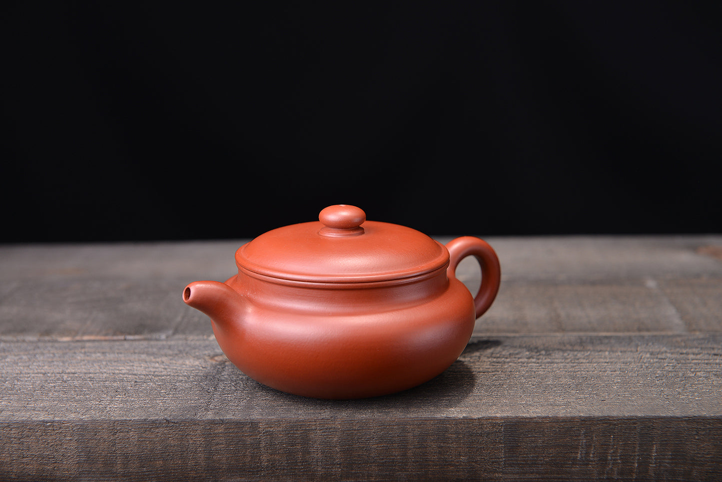 朱泥大红袍扁腹仿古紫砂壶