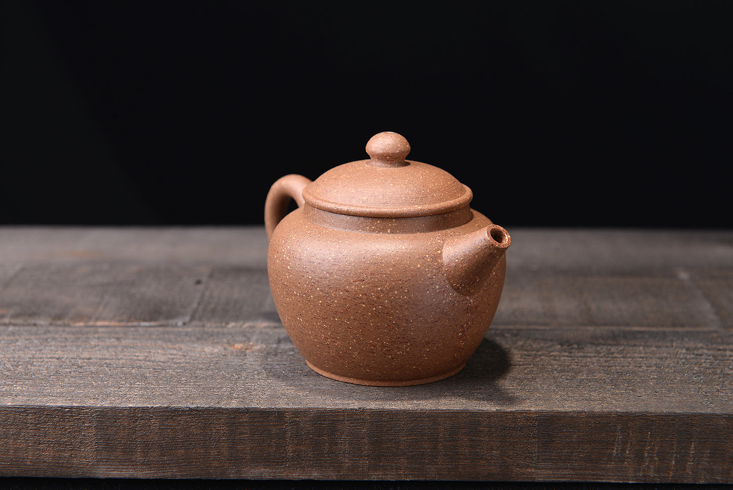 七彩段泥明式巨轮珠紫砂壶