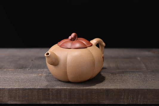 芝麻段泥双色荷塘紫砂壶