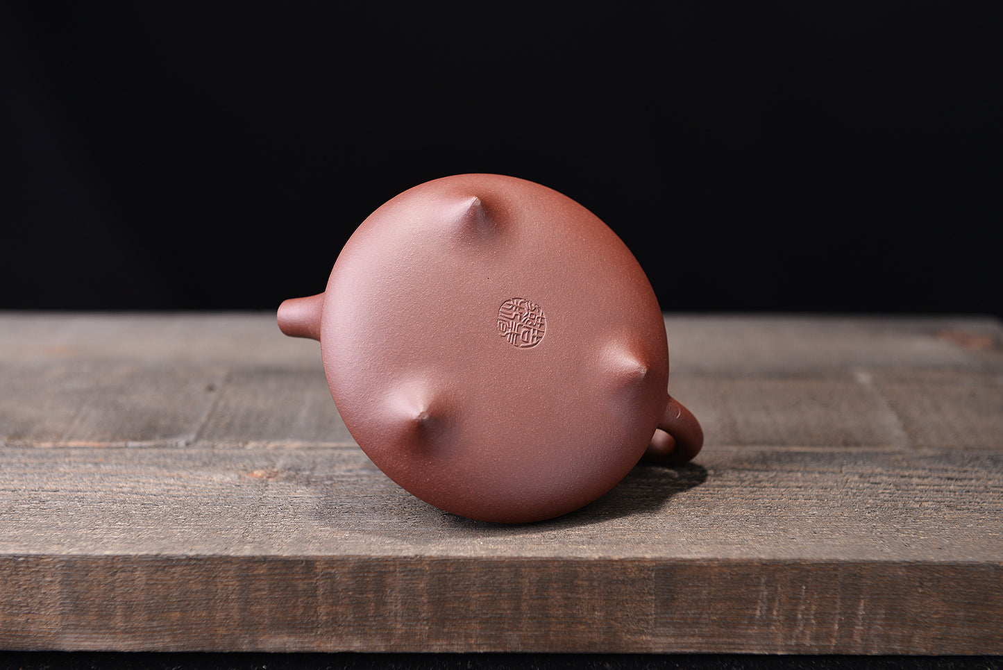 紫泥三足石瓢紫砂壶