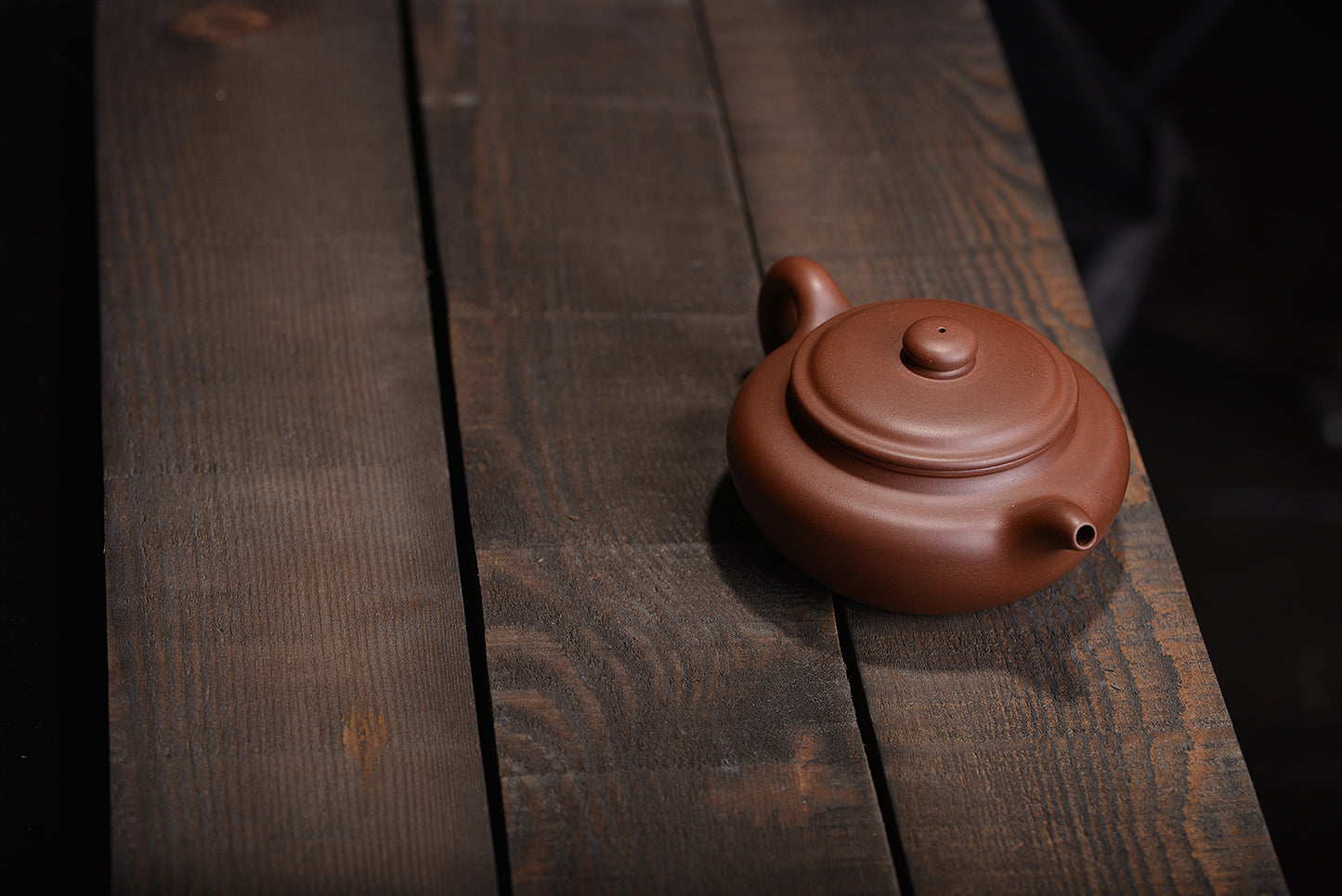 文革料扁腹仿古紫砂壶