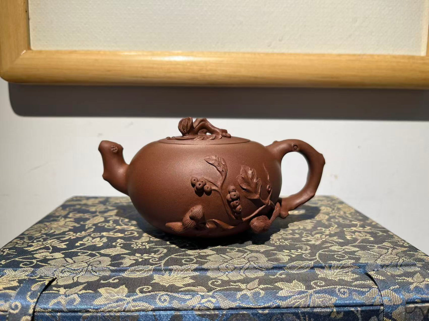 孤品原礦文革早期底槽清松鼠葡萄紫砂壺「周春燕紫砂壺」