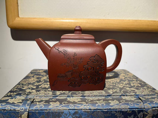 孤品龍血砂斗方紫砂壺「周春燕紫砂壺」