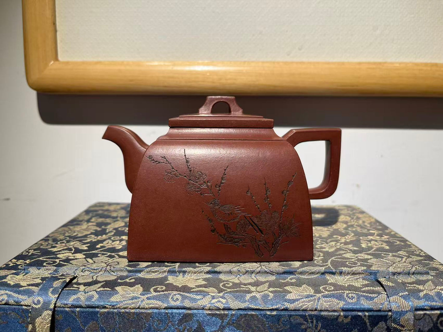 孤品龍血砂志在四方紫砂壺「周春燕紫砂壺」