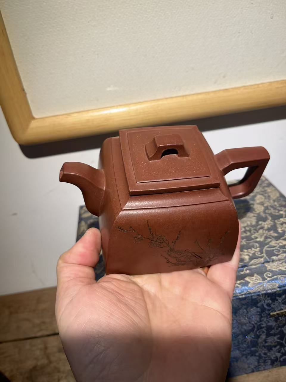 孤品龍血砂志在四方紫砂壺「周春燕紫砂壺」