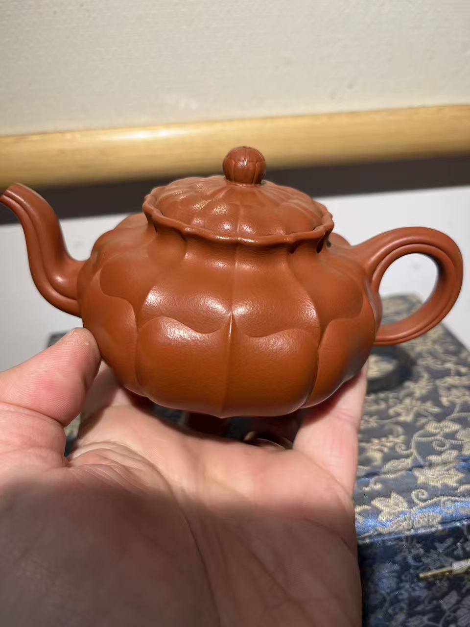 孤品原礦朱泥筋紋宮燈壺「周春燕紫砂壺」