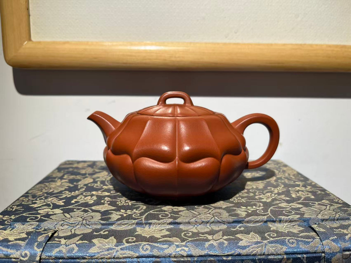 孤品原礦朱泥筋紋半月紫砂壺「周春燕紫砂壺」