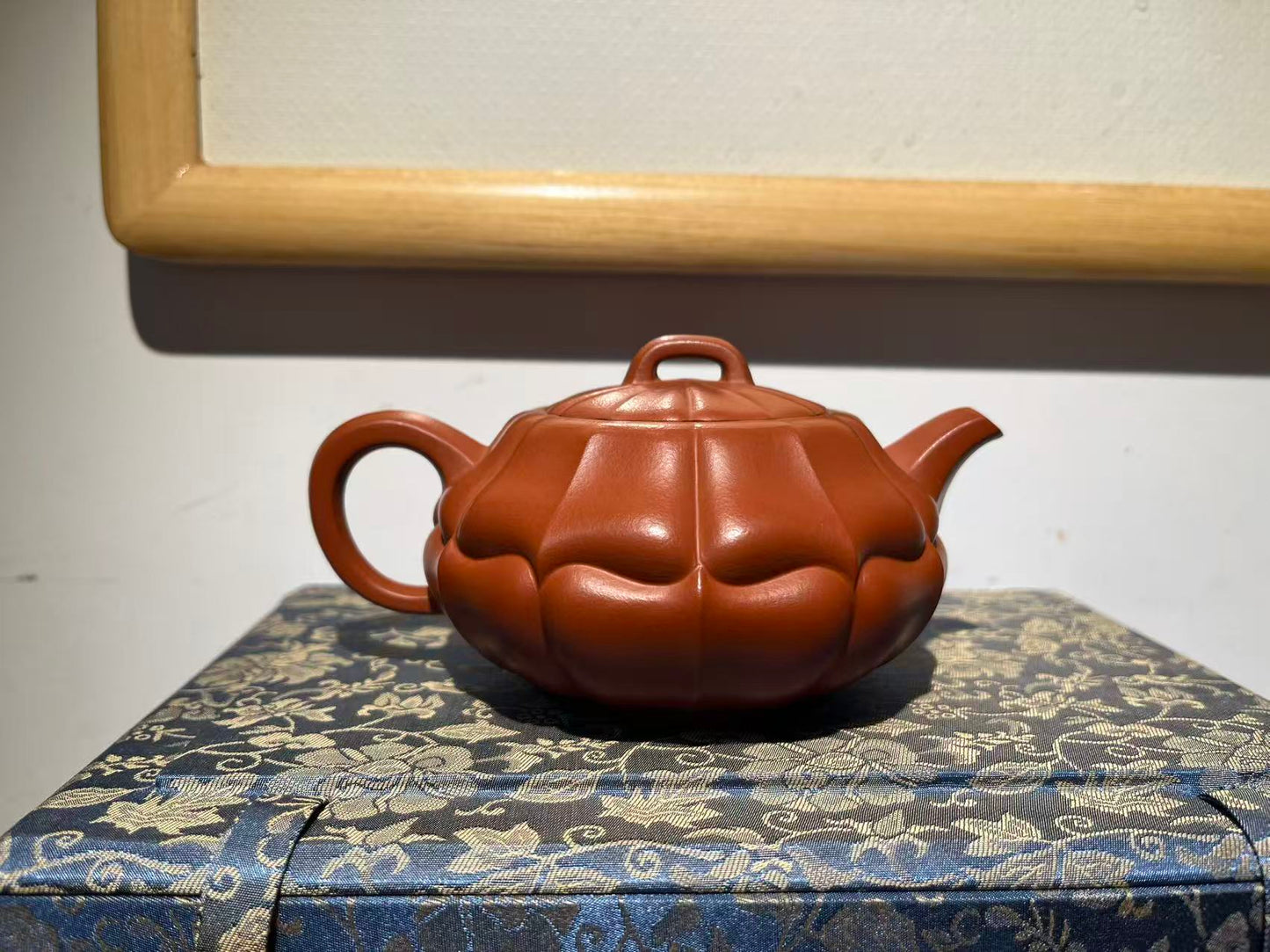 孤品原礦朱泥筋紋半月紫砂壺「周春燕紫砂壺」