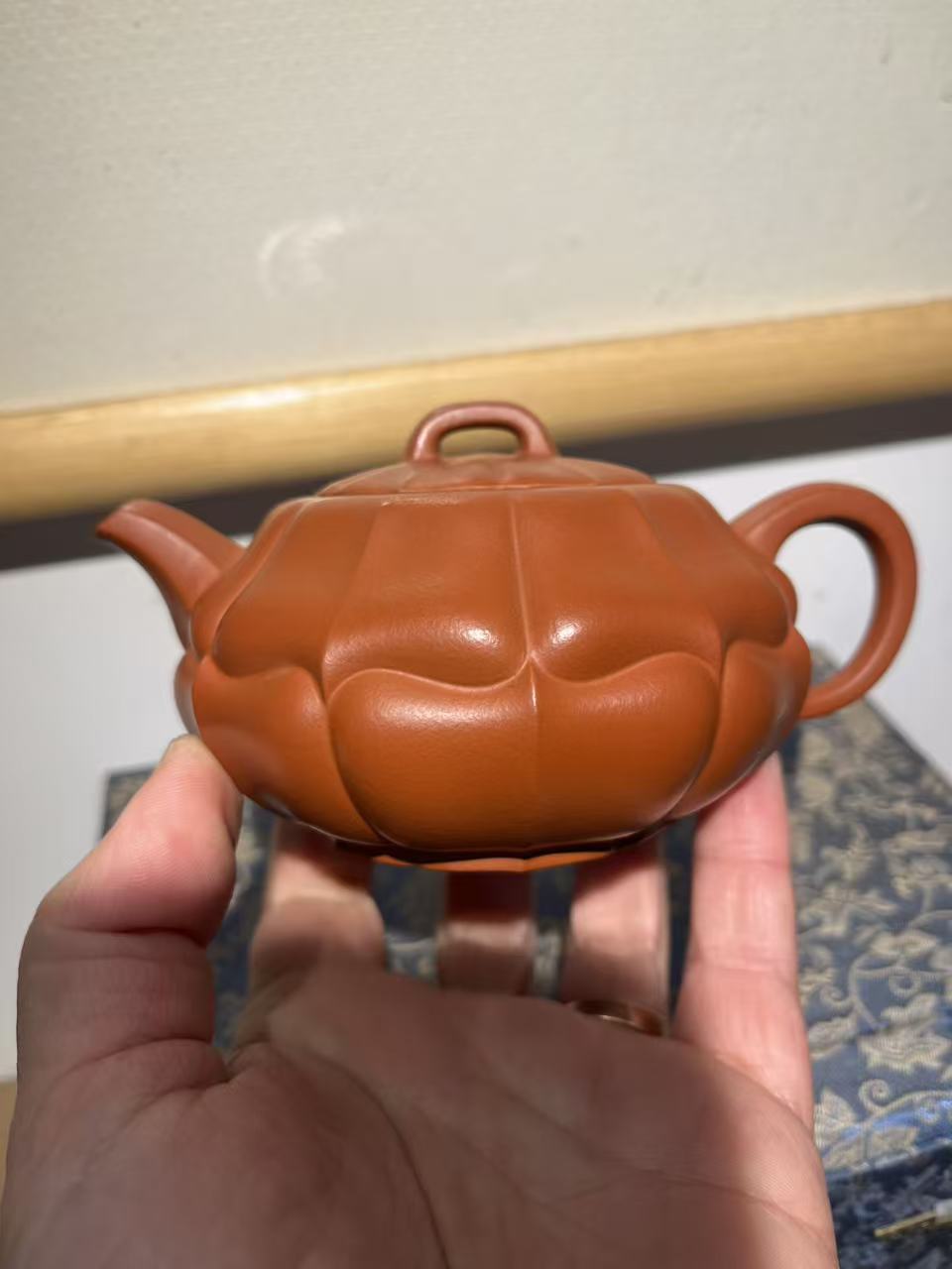 孤品原礦朱泥筋紋半月紫砂壺「周春燕紫砂壺」