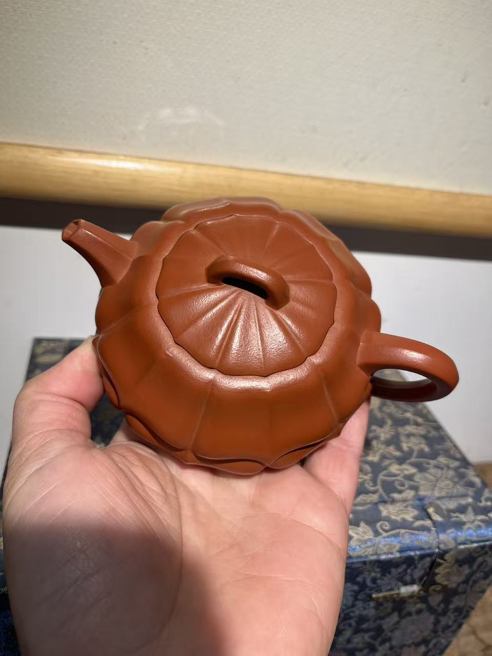 孤品原礦朱泥筋紋半月紫砂壺「周春燕紫砂壺」