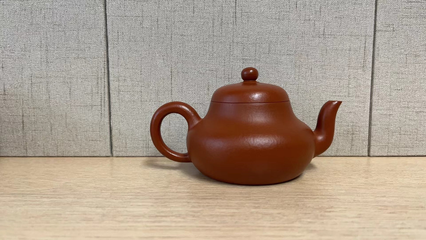 Fully handmade vermilion clay classic pot