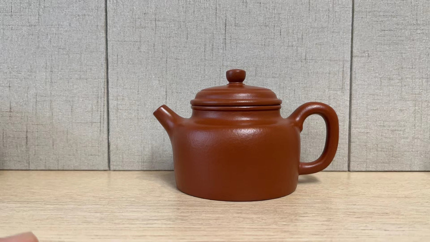 Fully handmade vermilion clay classic pot