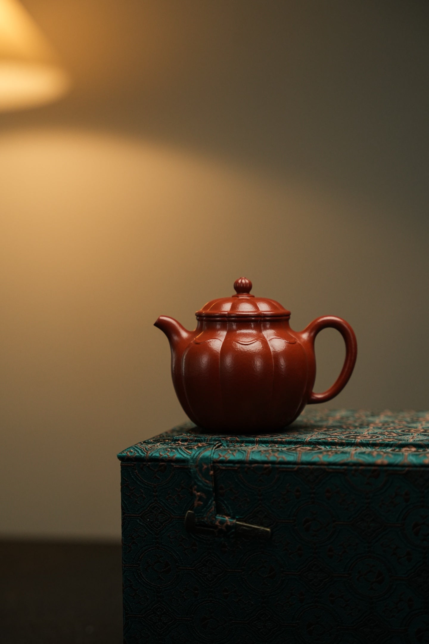 極品朱泥筋紋蓮子哲緣紫砂壺「20260111每日特價」