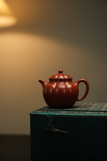 極品朱泥筋紋蓮子哲緣紫砂壺「20260111每日特價」