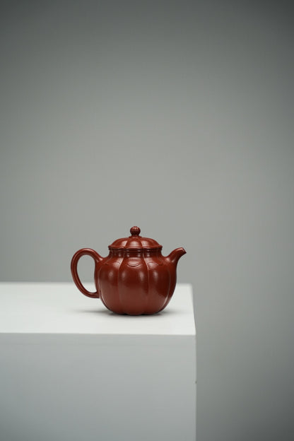 極品朱泥筋紋蓮子哲緣紫砂壺「20260111每日特價」