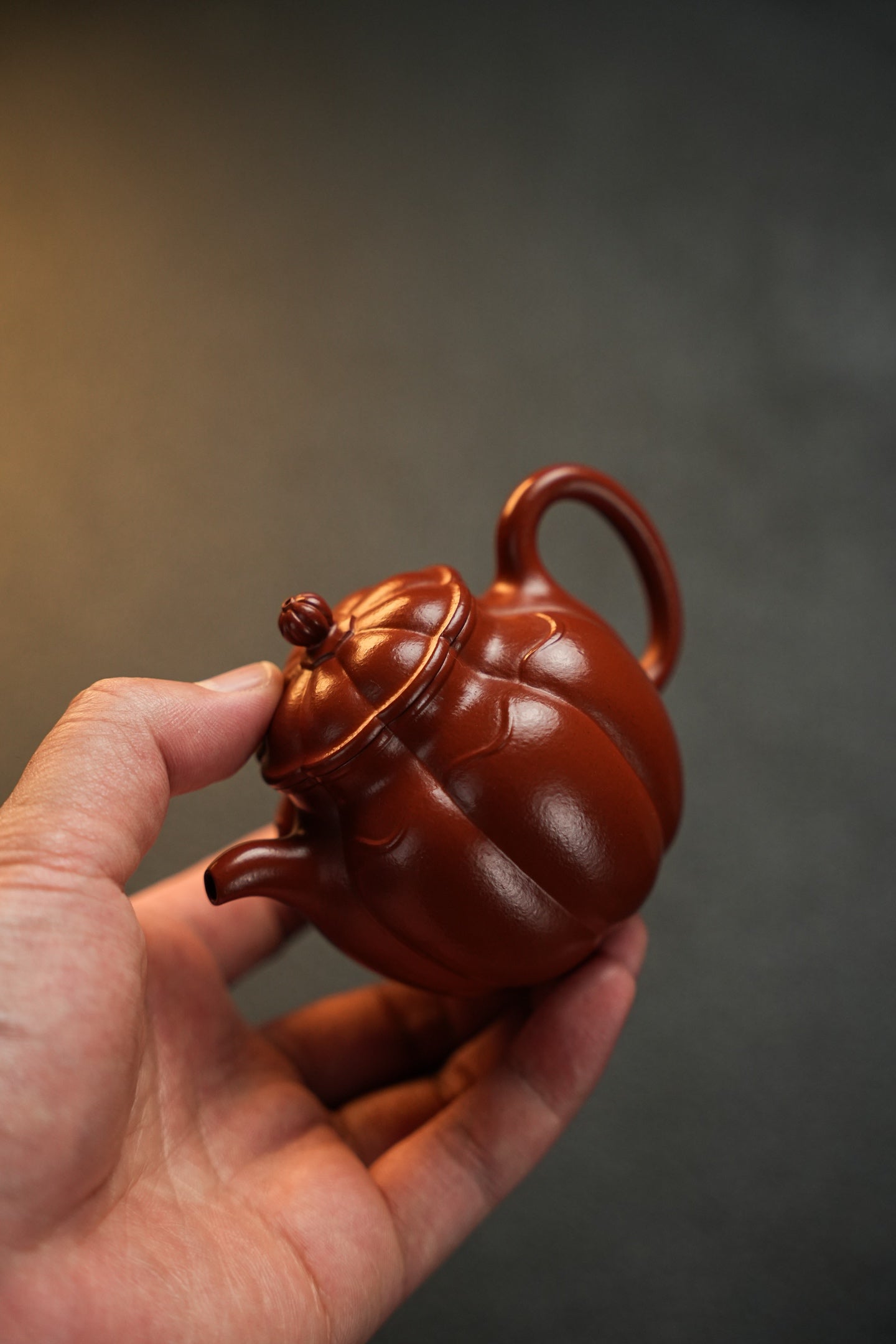 極品朱泥筋紋蓮子哲緣紫砂壺「20260111每日特價」