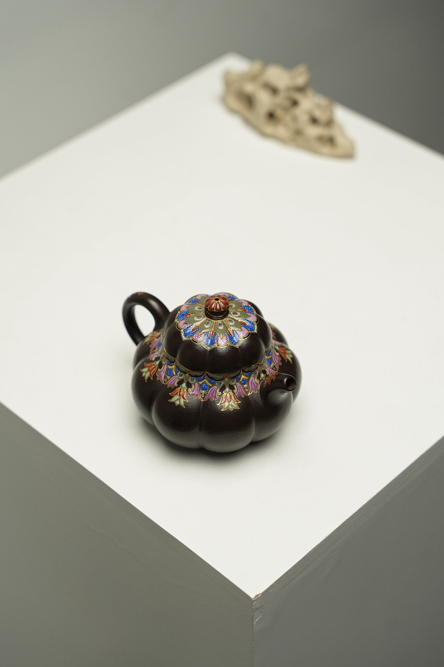 極品朱泥捂灰金銀琺瑯醉玲瓏紫砂壺「20250827每日特價」