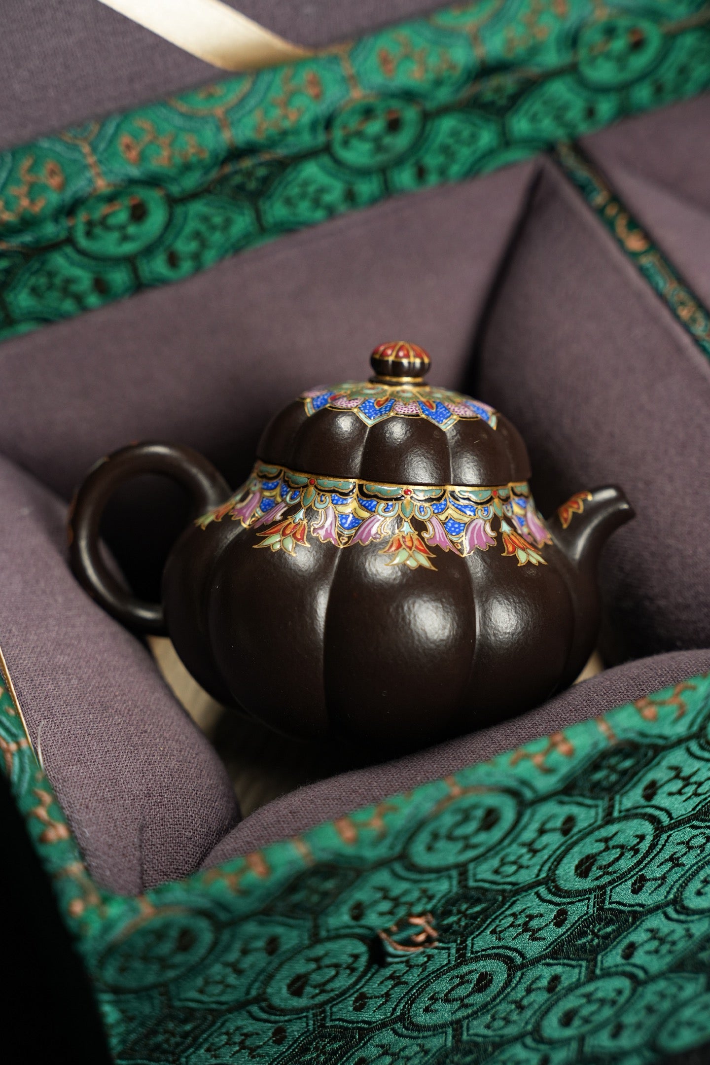 極品朱泥捂灰金銀琺瑯醉玲瓏紫砂壺「20250827每日特價」