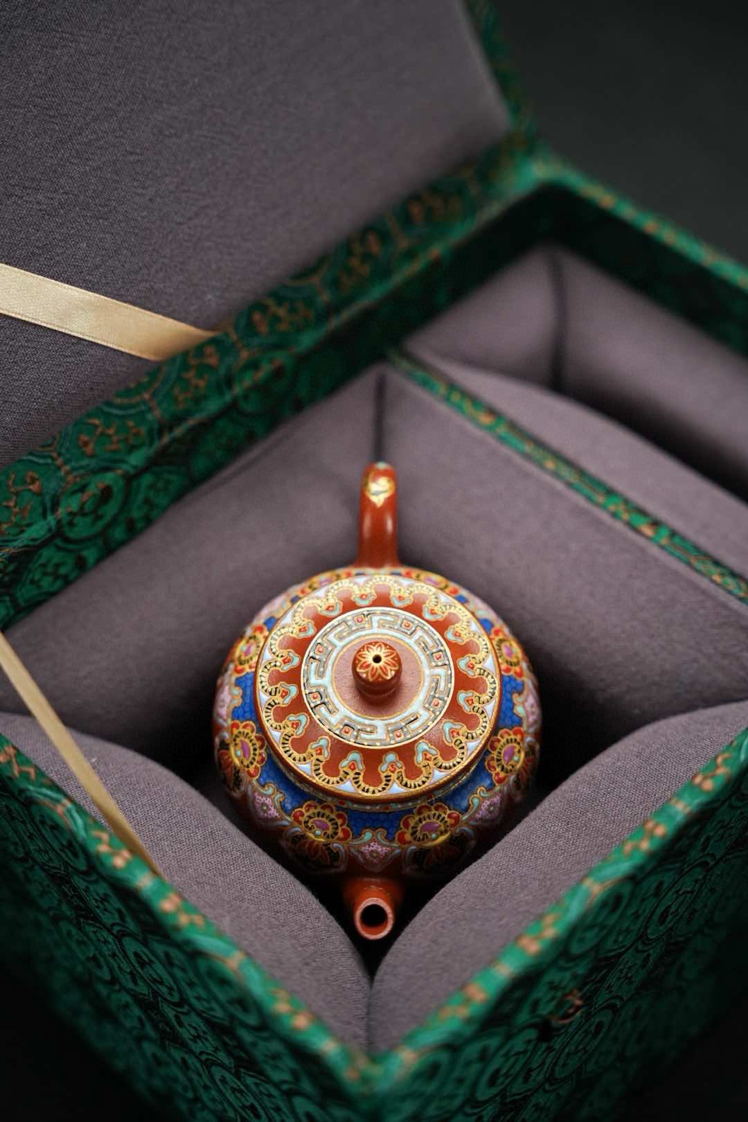 原礦極品朱泥料宮燈琺瑯彩紫砂壺「20250816每日特價」