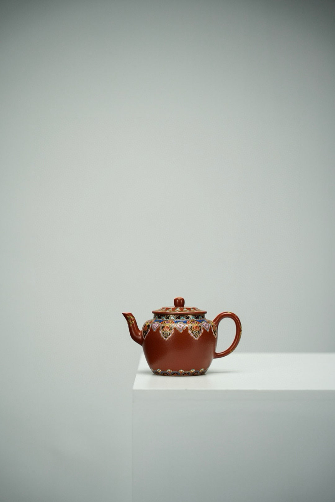 原礦極品朱泥料宮燈琺瑯彩紫砂壺「20250816每日特價」