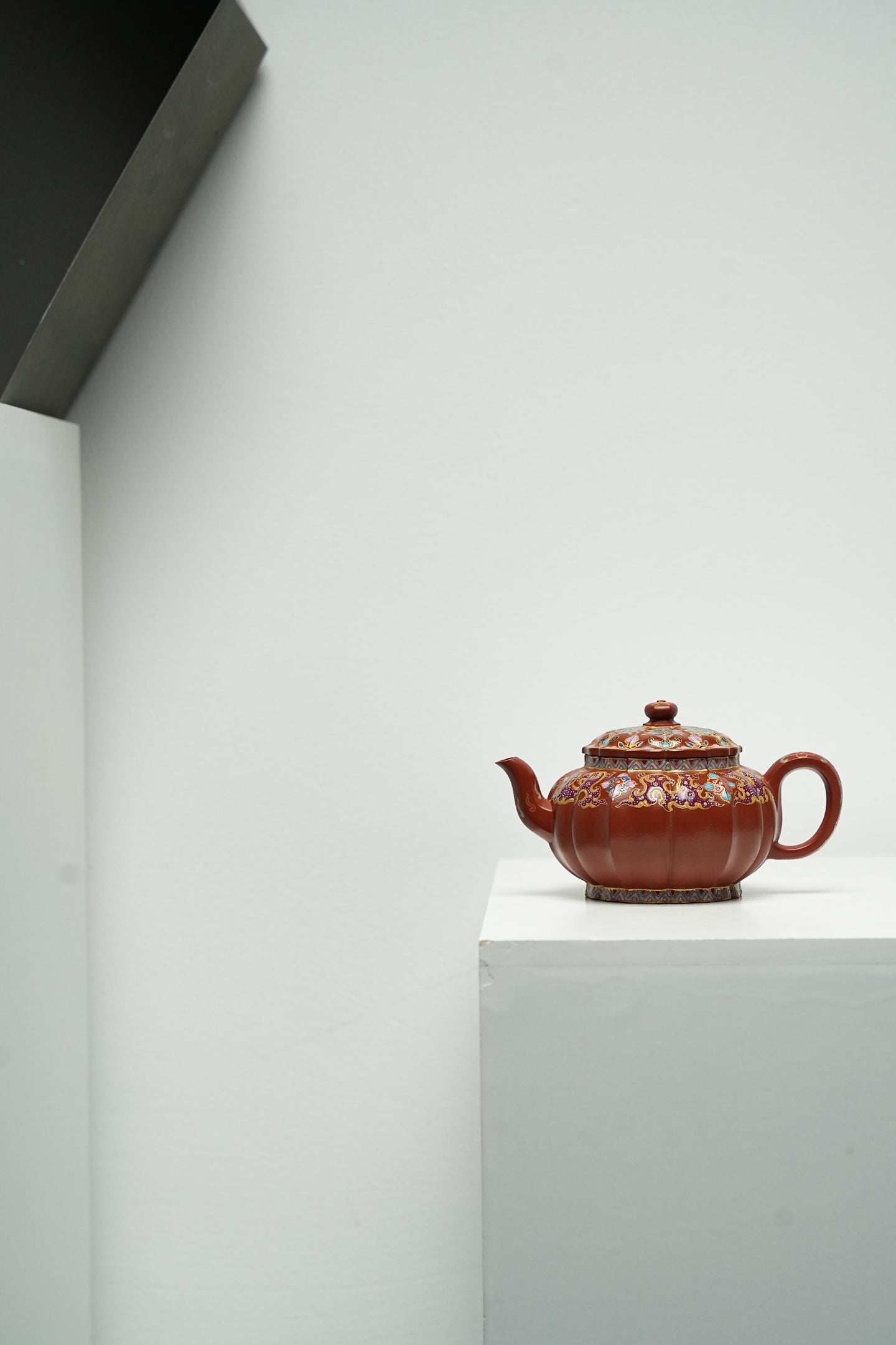 全手工極品朱泥琺瑯彩筋紋宮燈寶相紫砂壺「20250827每日特價」