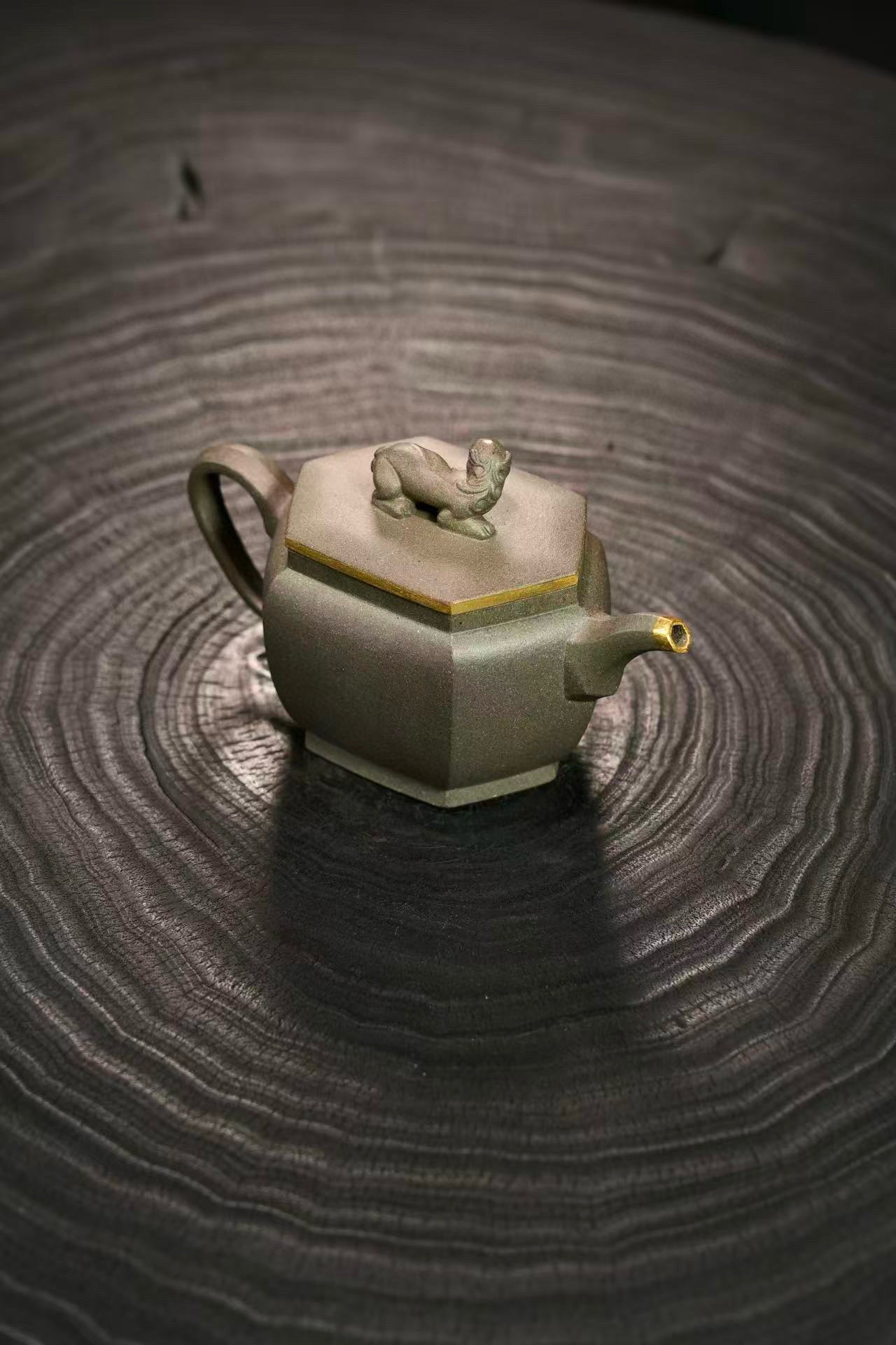 全手工黃龍山青段共生礦回望紫砂壺「20251118每日特價」