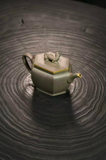 全手工黃龍山青段共生礦回望紫砂壺「20251118每日特價」