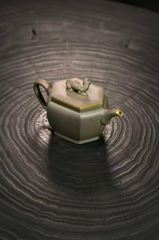 全手工黃龍山青段共生礦回望紫砂壺「20251118每日特價」