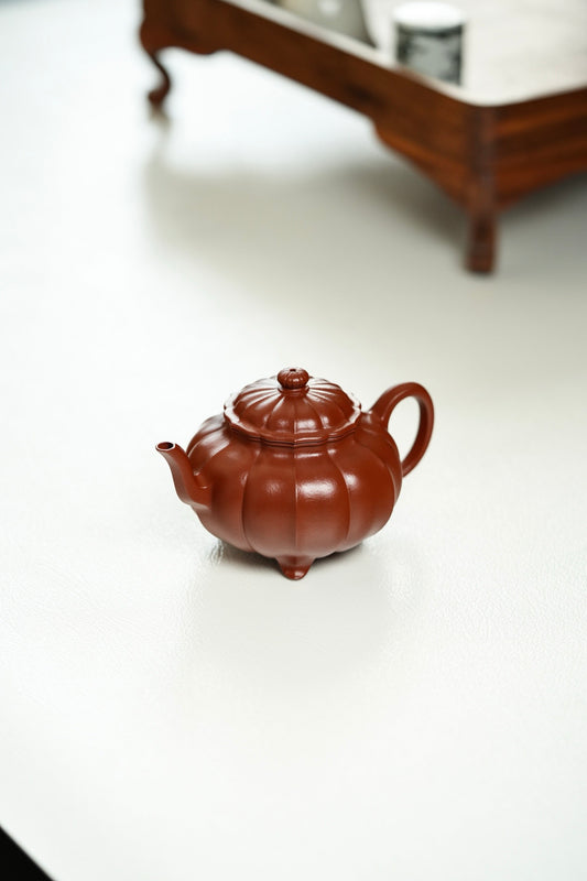 極品朱泥三足宮燈紫砂壺「20260313每日特價」