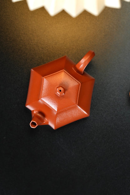 全手工原礦極品朱泥六方玲瓏紫砂壺「20251118每日特價」