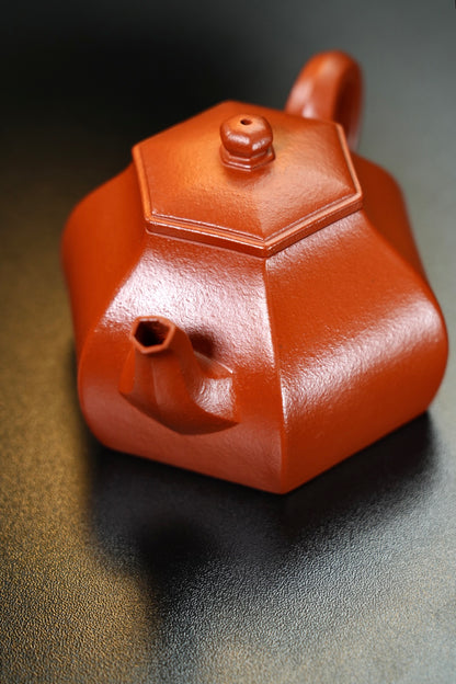 全手工原礦極品朱泥六方玲瓏紫砂壺「20251118每日特價」