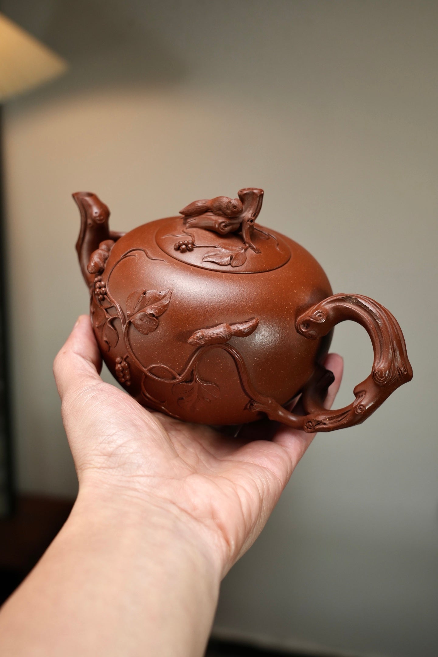 原礦極品降坡泥松鼠葡萄紫砂壺「20260314每日特價」