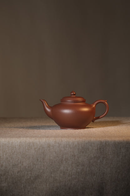 Qingxiaoying Zisha Teapot with Bottom Groove