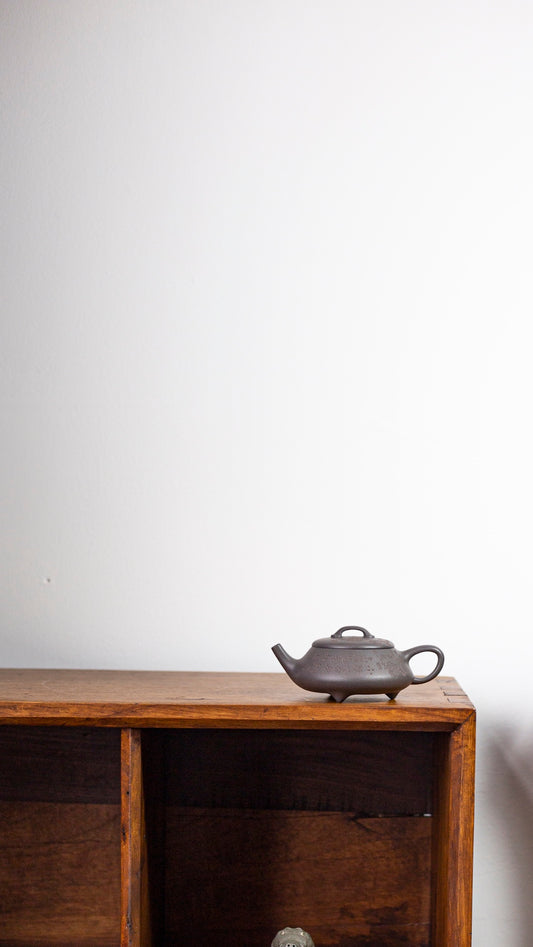 极品清灰料三足韵瓢紫砂壶