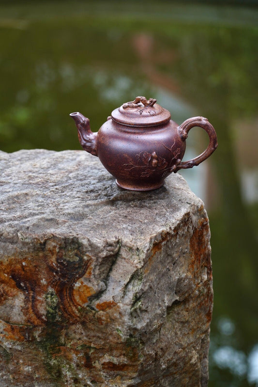 原矿紫泥松树葡萄紫砂壶