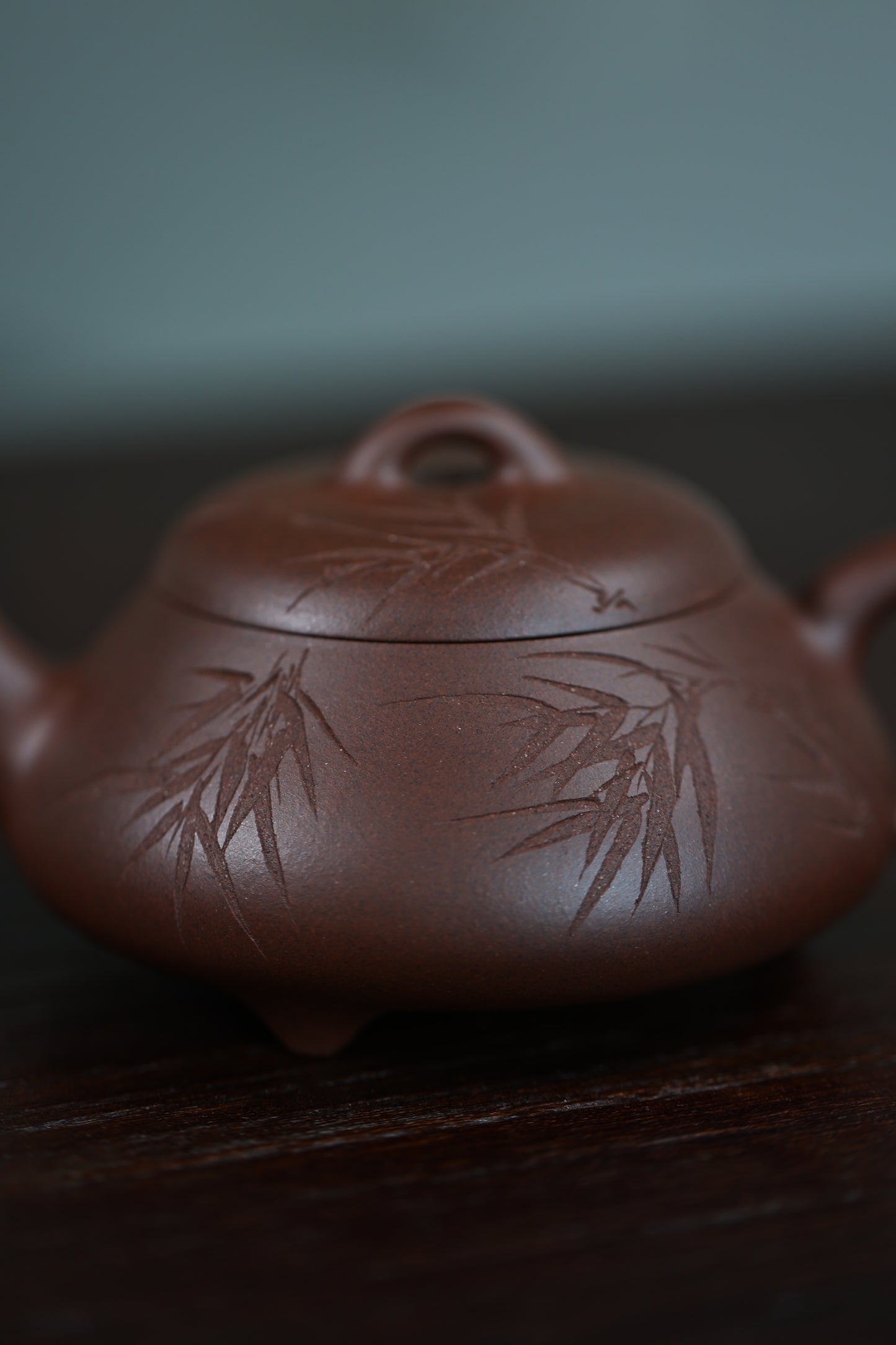 Classic old material carved Hantang stone scoop Zisha teapot