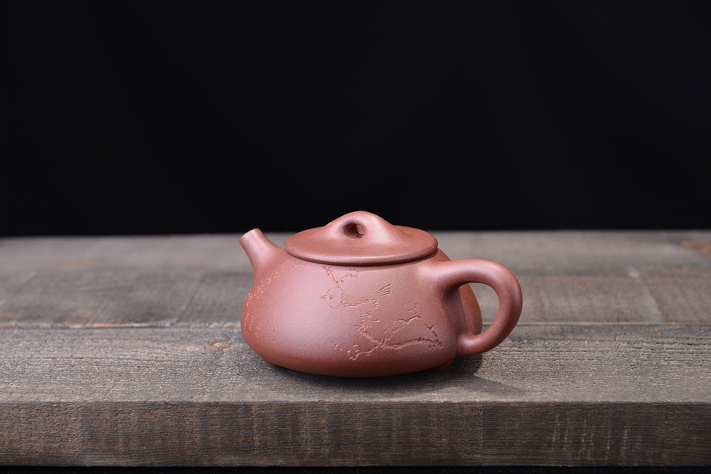 Purple Clay Middle Slot Clearly Engraved and Painted Jingzhou Stone Scoop Purple Clay Teapot